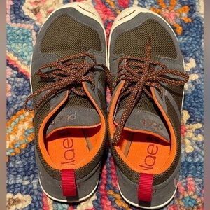 PLAE Kids Miles Sneakers - Gray and Orange (Dragon Scale style)